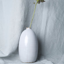 Afbeelding in Gallery-weergave laden, Set van 2 Handgemaakte Vazen

